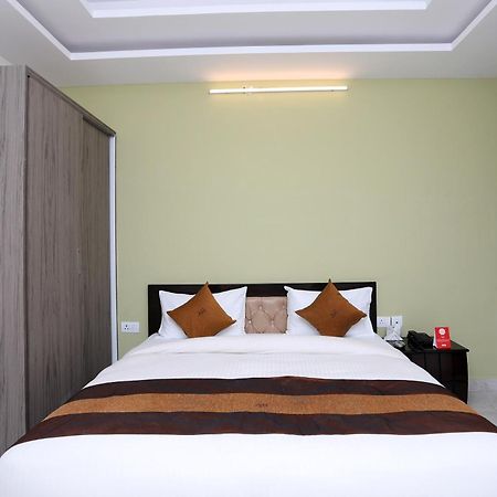 Tipsyy Inn 015 Гургаон Екстериор снимка