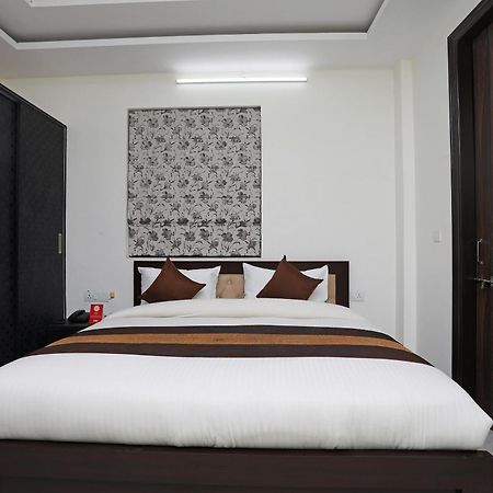 Tipsyy Inn 015 Гургаон Екстериор снимка