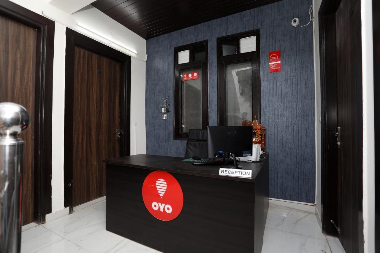 Tipsyy Inn 015 Гургаон Екстериор снимка